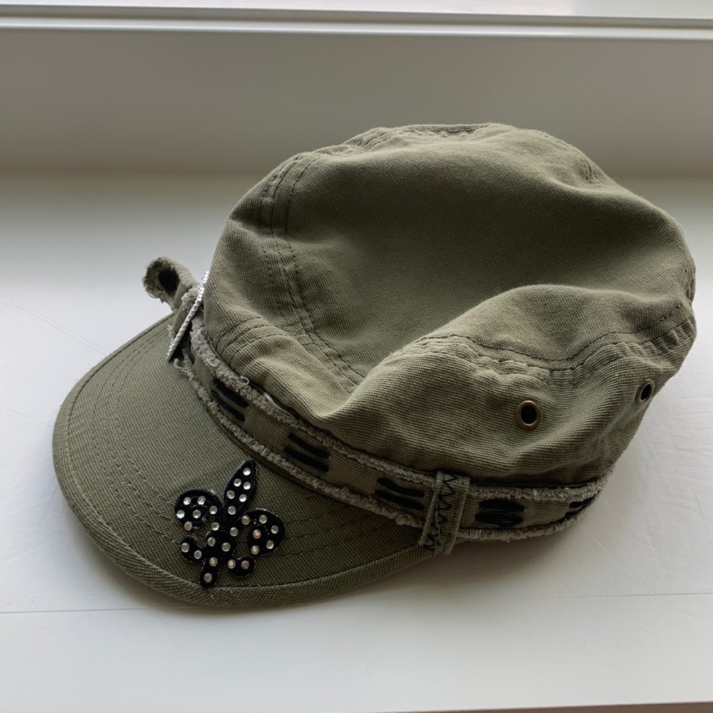Green hat